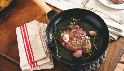 Stek, który zawsze się udaje: zasady idealnego smażenia.