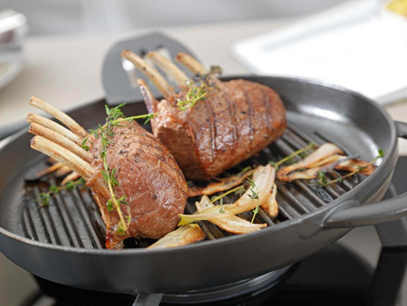 STAUB Okrągła patelnia żeliwna grillowa z dwoma uchwytami 22 cm, grafitowy