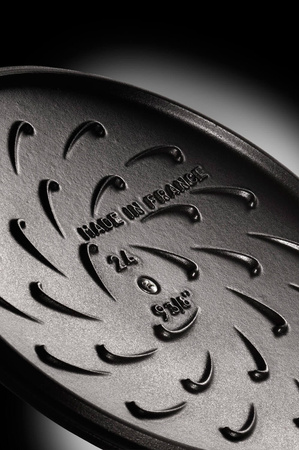 STAUB Żeliwna patelnia do duszenia z pokrywką 28 cm, czarny