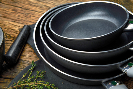 BALLARINI LAZISE Patelnia płytka 32 cm