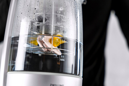 ZWILLING ENFINIGY Czajnik elektryczny z wkładem do herbaty 1.7 ltr, biały