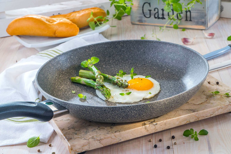 BALLARINI FERRARA Patelnia granitowa indukcyjna 32 cm