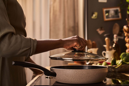 BALLARINI LEDRO Patelnia sauté z pokrywką 28 cm