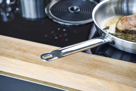 ZWILLING PRO Patelnia stalowa głęboka 28 cm