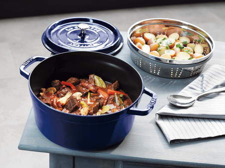 STAUB LA COCOTTE Garnek żeliwny okrągły 3.8 ltr, niebieski