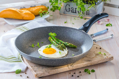 BALLARINI FERRARA Patelnia granitowa indukcyjna 32 cm