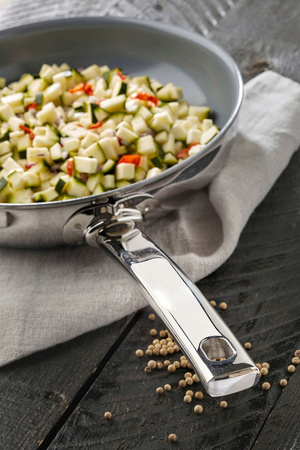 DEMEYERE ECOLINE 5 Patelnia płytka z powłoką Ceraforce 32 cm