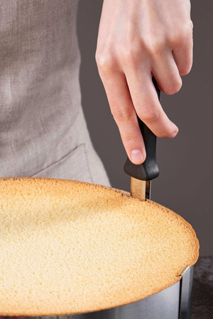 GEFU TONDO Nóż do odkrawania brzegów ciasta