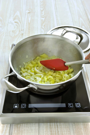 DEMEYERE ATLANTIS 7 Patelnia głęboka 2H z pokrywką 24 cm