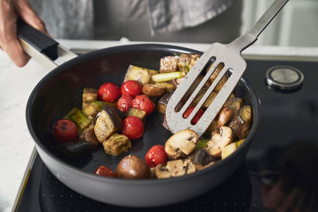 ZWILLING PURE Patelnia płytka 24 cm