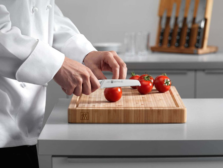 ZWILLING PRO Nóż uniwersalny z ząbkami 15.1 13 cm