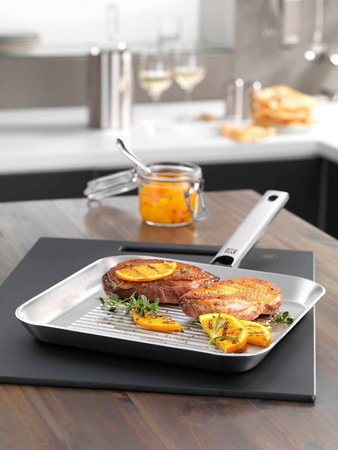 ZWILLING PLUS Stalowa patelnia grillowa 24 cm