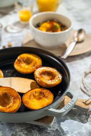 STAUB Zestaw 3 naczyń + pokrywka 24 cm truflowy