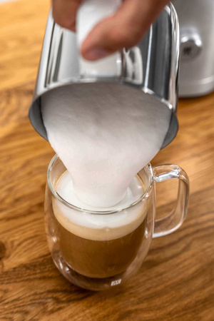 ZWILLING ENFINIGY Spieniacz do mleka srebrny