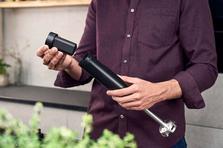 ZWILLING XTEND Bezprzewodowy blender ręczny (bez baterii) czarny