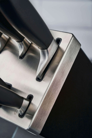 ZWILLING FOUR STAR Zestaw 5 noży w bloku samoostrzącym czarny