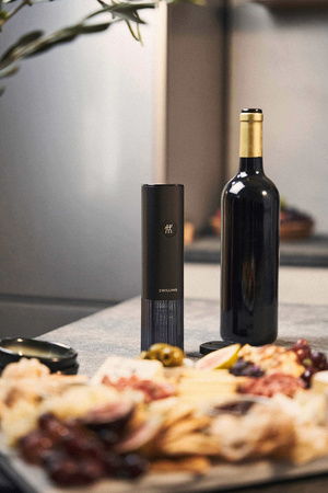 ZWILLING ENFINIGY Otwieracz do wina, czarny