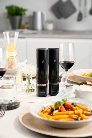 ZWILLING ENFINIGY Młynek elektryczny do przypraw czarny