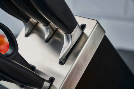 ZWILLING FOUR STAR Zestaw 5 noży w bloku samoostrzącym czarny