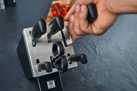ZWILLING FOUR STAR Zestaw 5 noży w bloku samoostrzącym czarny