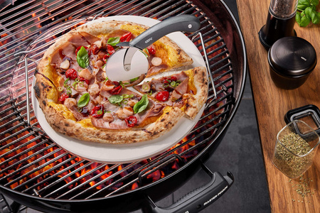 GEFU DARIOSO Zestaw: Nóż do pizzy + kamień ze stojakiem okrągły